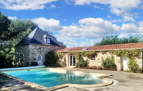 Villa spacieuse et piscine privée à Ploubezre